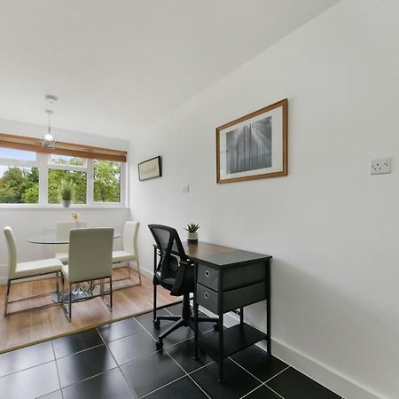 Spacious, Quiet And Modern Apartment ลอนดอน ภายนอก รูปภาพ