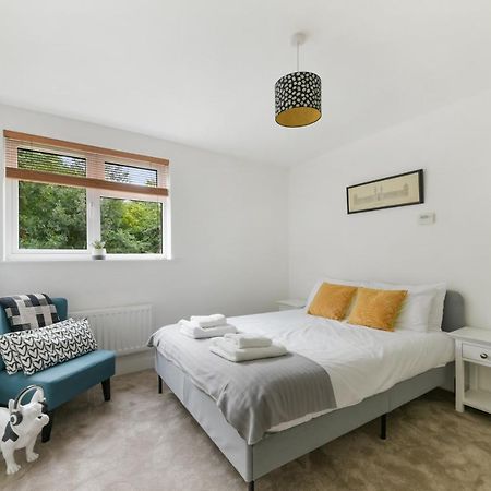 Spacious, Quiet And Modern Apartment ลอนดอน ภายนอก รูปภาพ
