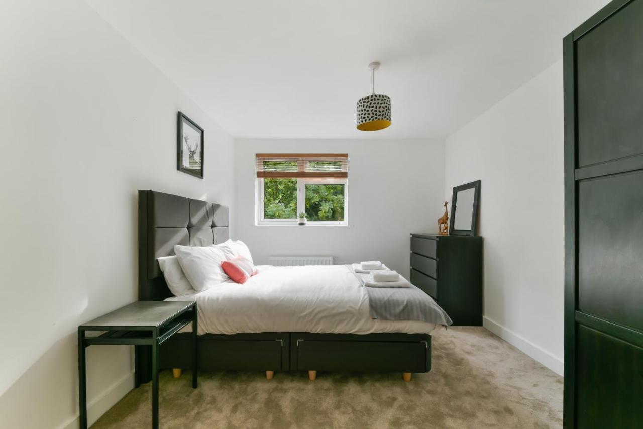 Spacious, Quiet And Modern Apartment ลอนดอน ภายนอก รูปภาพ
