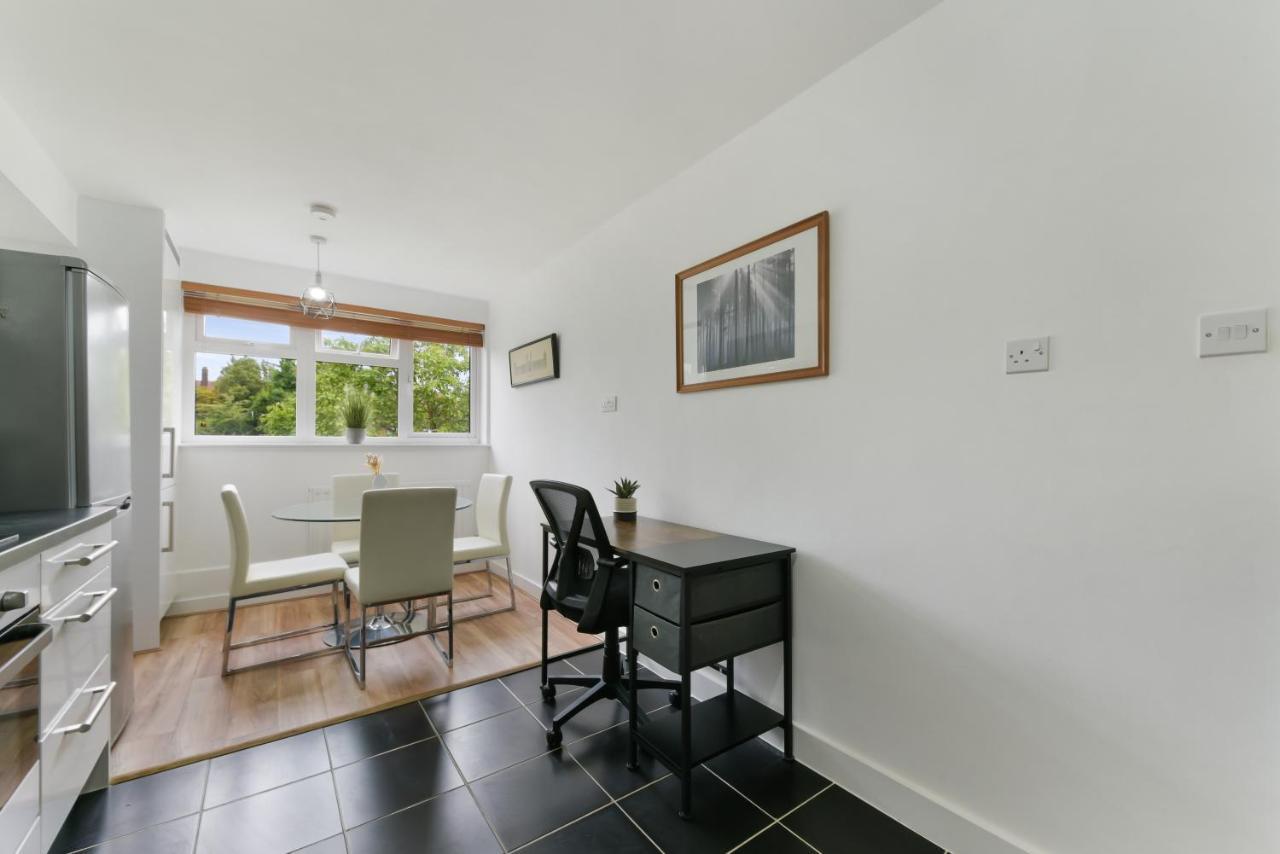 Spacious, Quiet And Modern Apartment ลอนดอน ภายนอก รูปภาพ