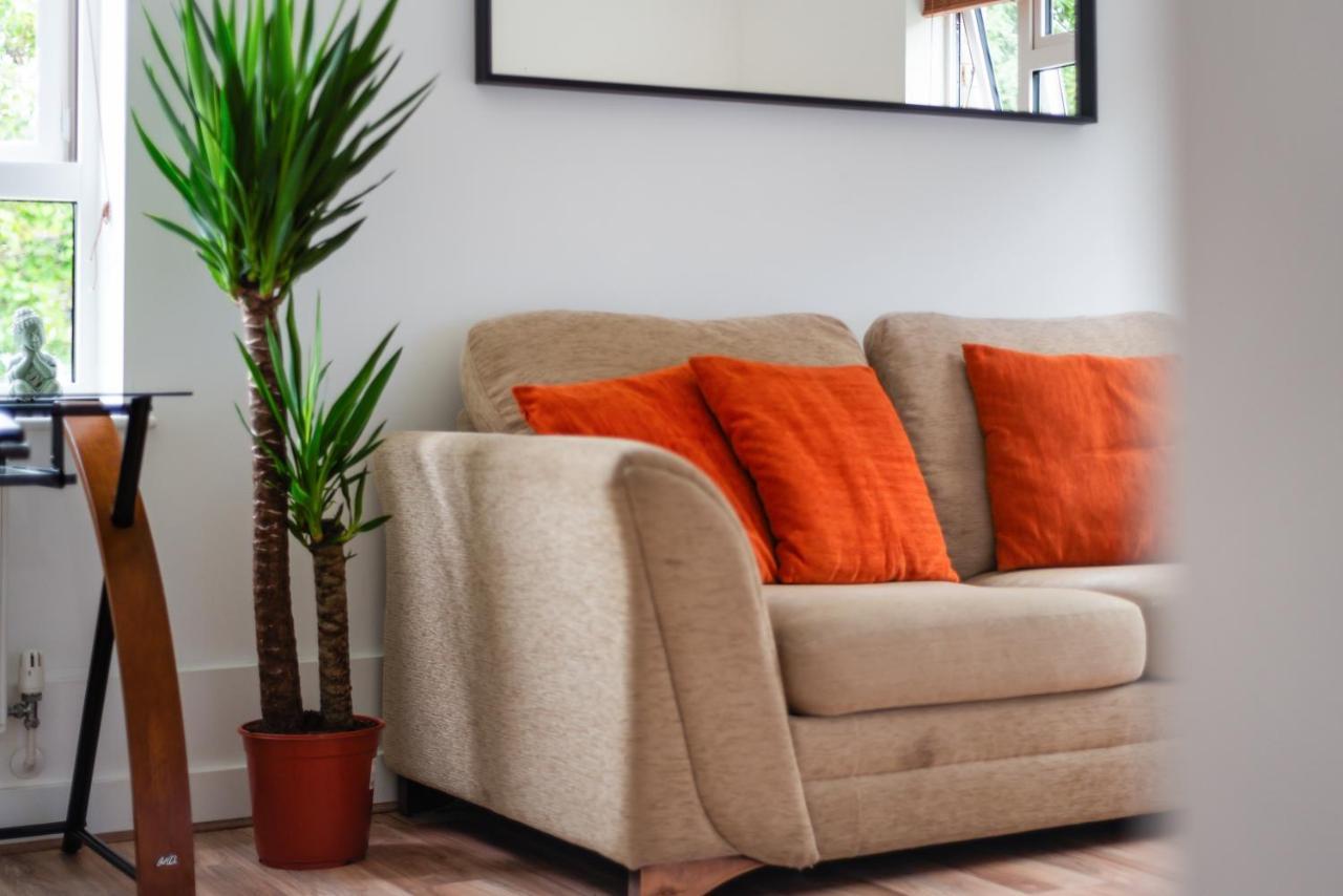 Spacious, Quiet And Modern Apartment ลอนดอน ภายนอก รูปภาพ