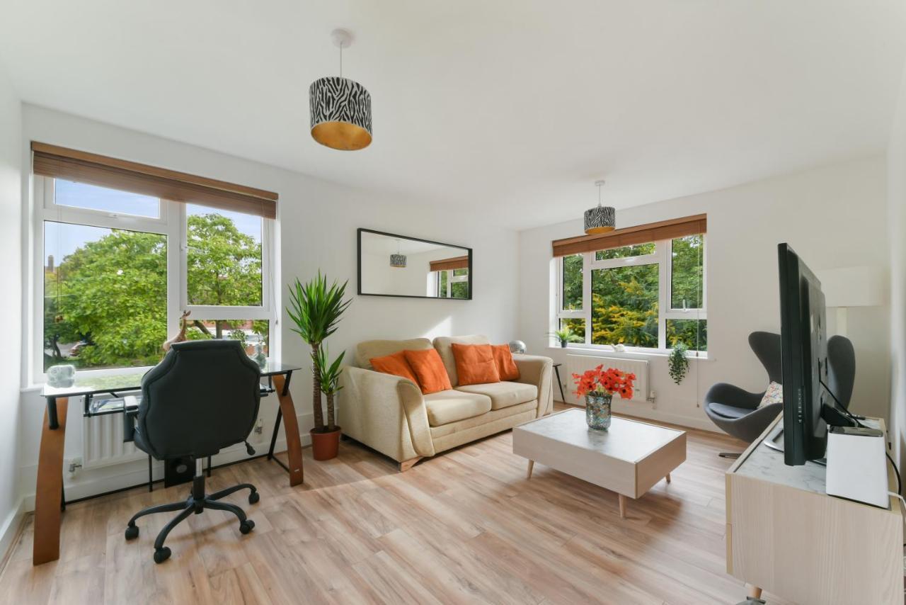 Spacious, Quiet And Modern Apartment ลอนดอน ภายนอก รูปภาพ