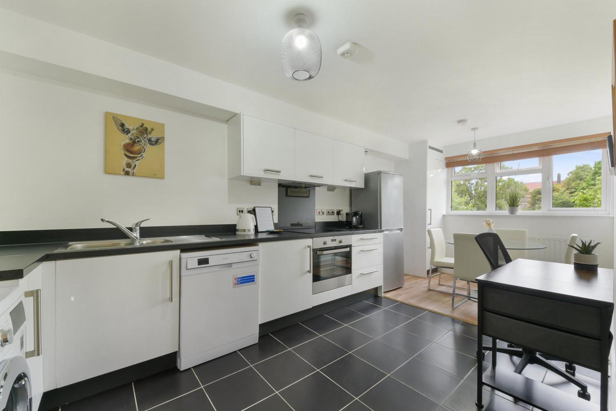 Spacious, Quiet And Modern Apartment ลอนดอน ภายนอก รูปภาพ